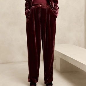 NWT Banana Republic Norte Velvet Pleated Pant